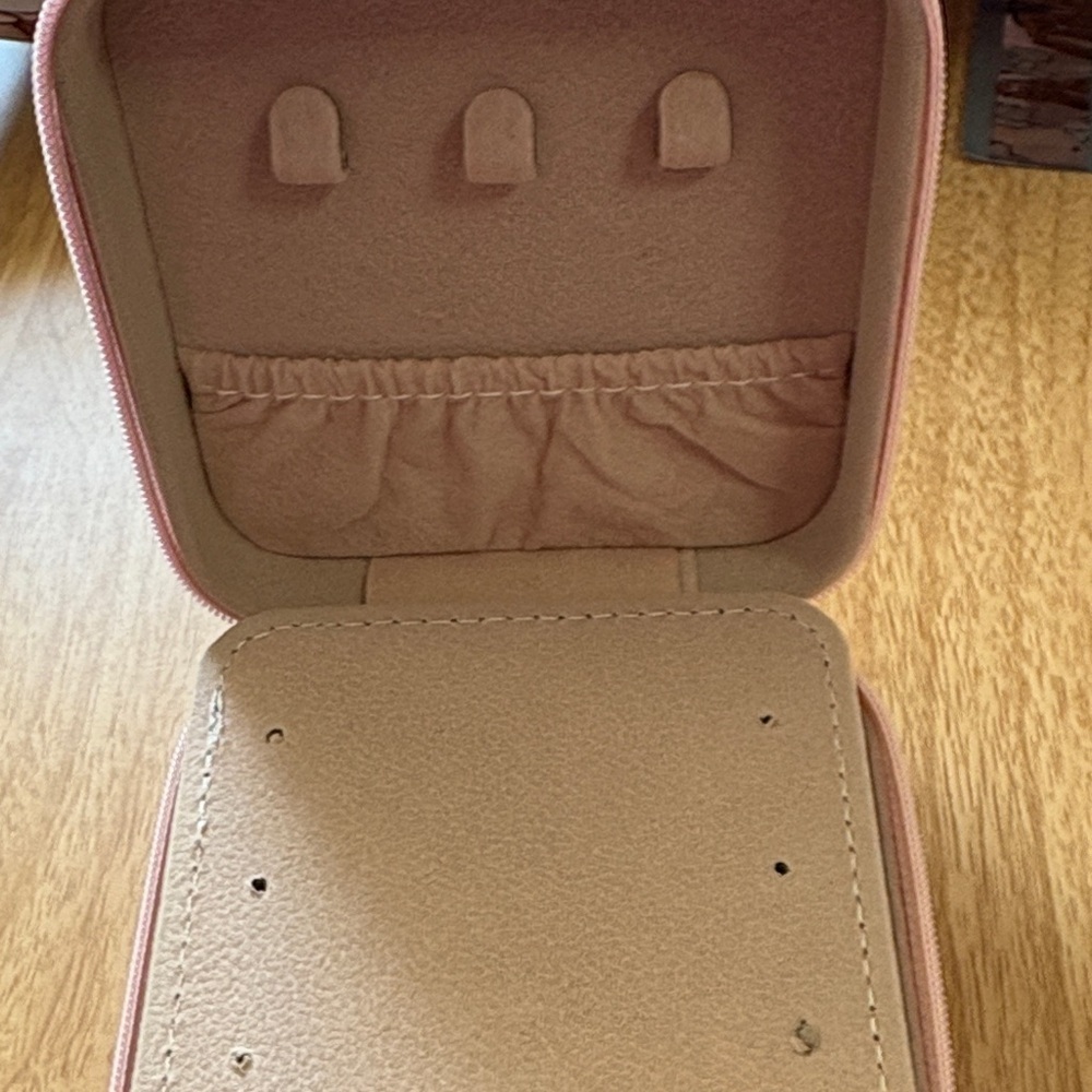 Pink Patterned Jewelry Case - Picture 4 of 4